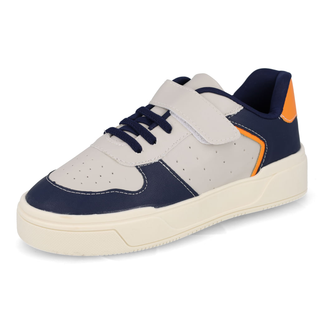 Tênis infantil Fun Feet Luigi cinza e marinho com detalhes laranja, vista frontal esquerda.